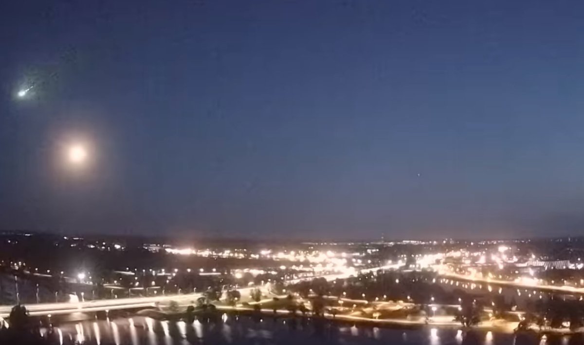 Läti Televisiooni kaamerale jäänud meteoor.