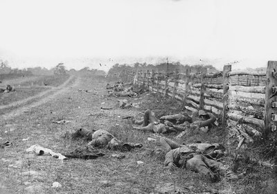 Lõunaosariikide hukkunud lahinguväljal; 1862; foto: Alexander Gardner