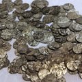 Lõuna-Rootsi põllult leiti üle tuhande 17. sajandi hõbemündi