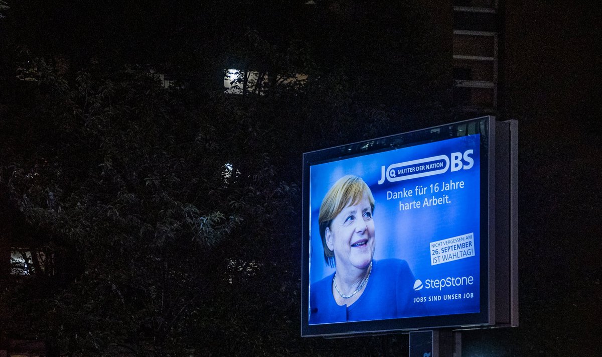"Rahva ema" Merkel tervitab Berliini saabujaid, nüüd aga juba jumalagajätuks.