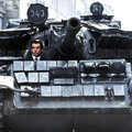 Christopher Nolanil on plaanis Tallinnas tankiga läbi trammi sõita