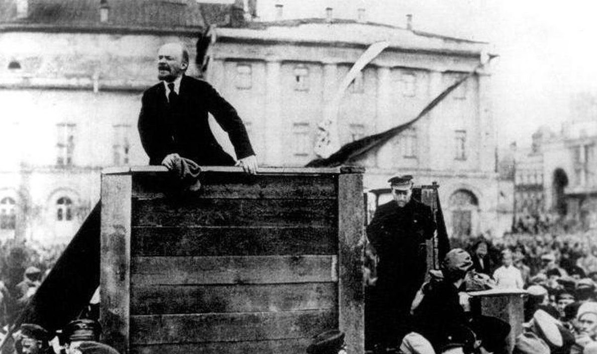 Lenin väitis end olevat rõhutute kaitsja. Trotski on sellelt pildilt kustutatud. Arhiivifoto.