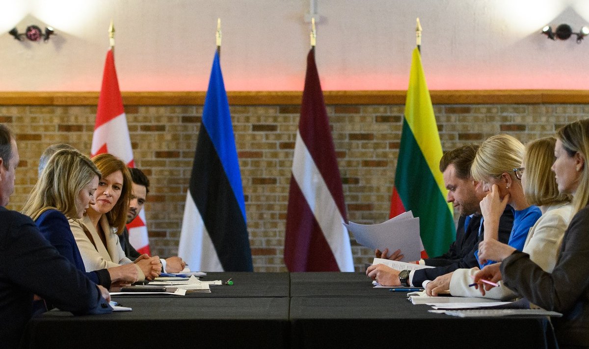 Välisminister Eva-Maria Liimets kohtus eile, 2. juunil koos Leedu välisministri Gabrielius Landsbergise ja Läti asevälisministri Zanda Kalniņa-Lukašega Quebecis oma Kanada kolleegi Melanie Jolyga