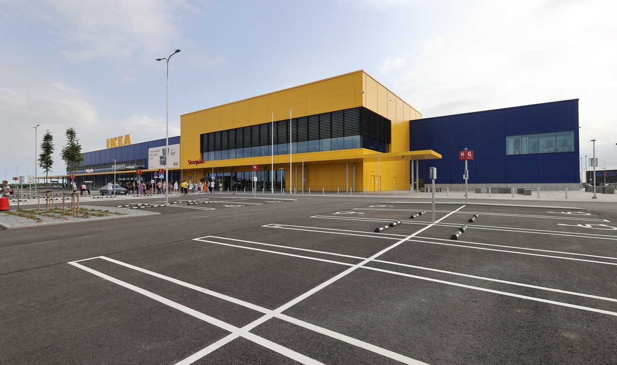 IKEA kauplus Tallinna lähedal Kurnas. Sinna minnes tasub kõvasti aega varuda.