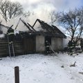 FOTOD | Järvamaal Orgmetsa külas põles varasemalt ohtlikuks tunnistatud elumaja