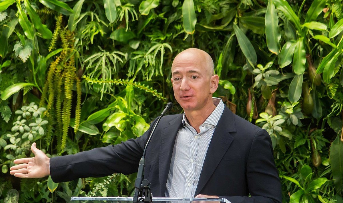 Jeff Bezos avalikkuse ees (Wikimedia Commons / Seattle'i linnavolikogu)