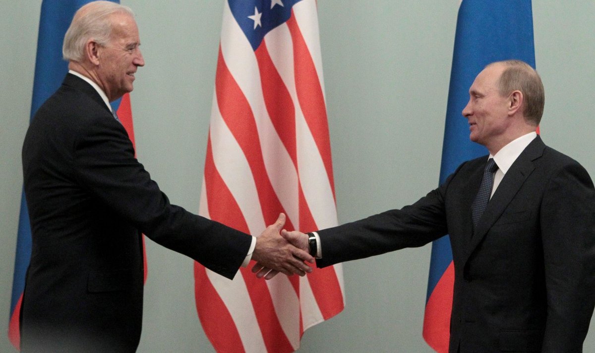 Tollane USA asepresident ja Venemaa peaminister Vladimir Putin 2011. aastal Moskvas 