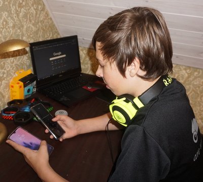 Matten telefone võrdlemas