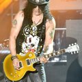 Legendaarne kitarrist Slash hülgab kuuks ajaks Guns N' Roses'i tuuri ja läheb hoopis enda bändiga kontserte andma