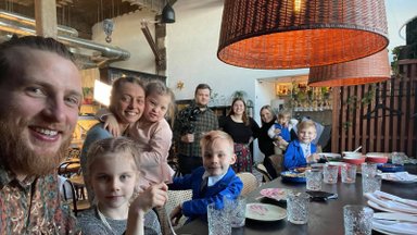 Многодетные семьи ищут кафе и рестораны в Эстонии, где рады детям