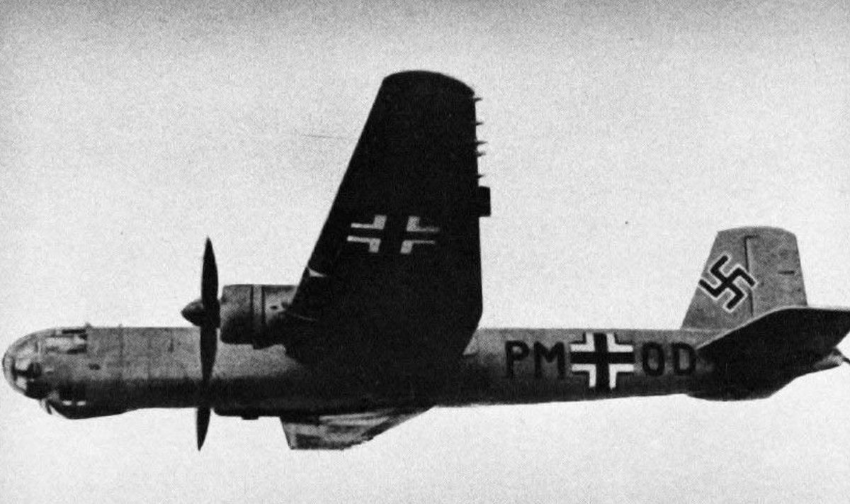 Kaugmaapommitaja Heinkel He 177 pidi ühe kava kohaselt lendama kaugele Atlandi ookeanile, kandes oma turjal väiksemat sõjalennukit. Seejärel oleks He 177 koju tagasi pöördunud, väiksem pommitaja aga suundunud ründama USA-d. | (FOTO: Wikimedia Commons)