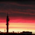 Helsingi teletorn saab nädalavahetuseks sinimustvalge valgustuse: valgussild üle Soome lahe