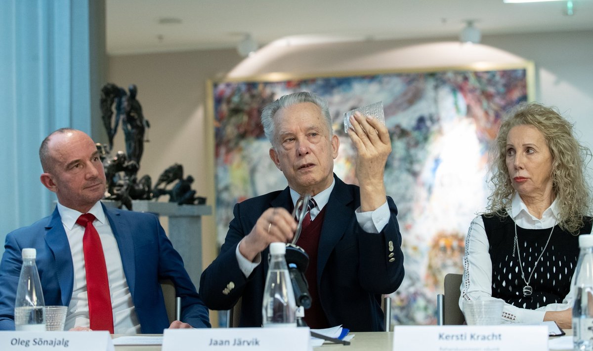Eesti tuuleparkide arendajate ühine pressikonverents. Paremal Kersti Kracht.