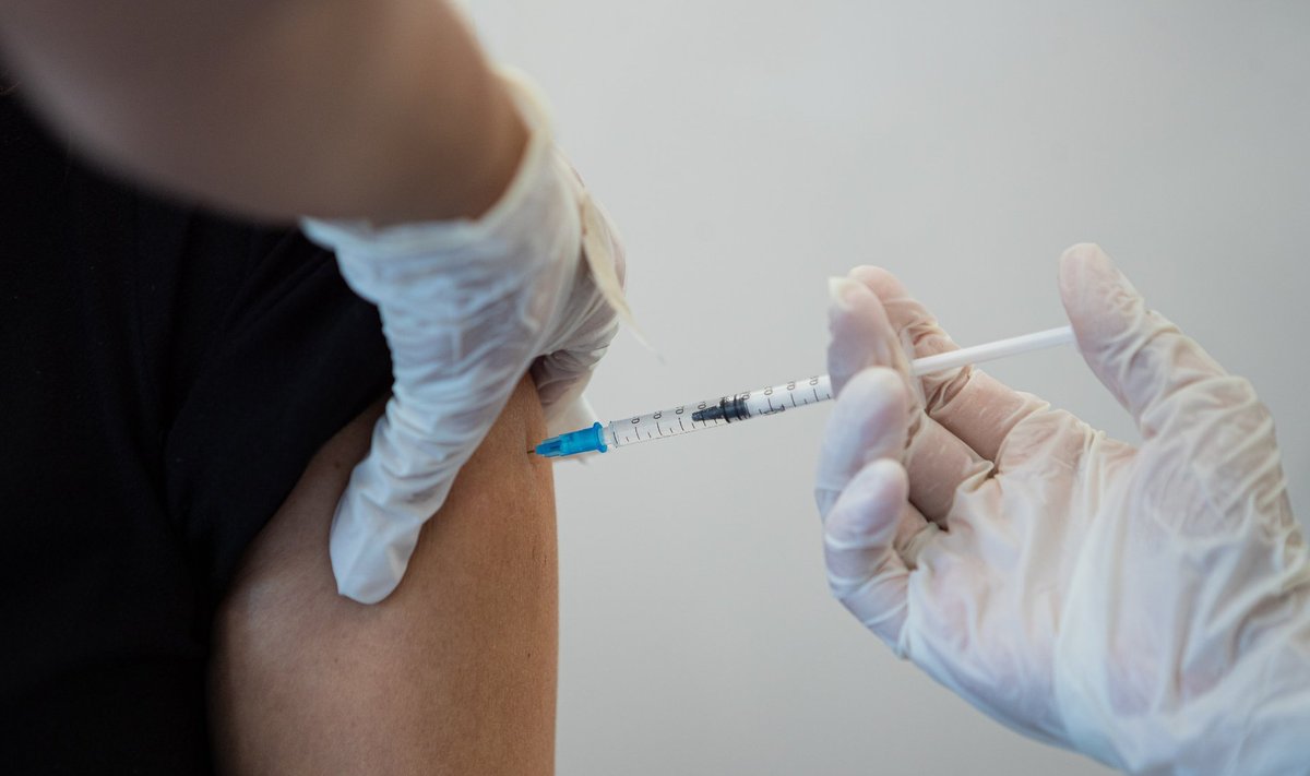 Et olla valmis uuteks viirusetüvedeks, peab ka järgnevateks aastateks tagama piisavas koguses vaktsiine, sealhulgas kohandatud vaktsiine. 