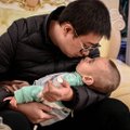 В Китае отец сам сделал лекарство для умирающего сына