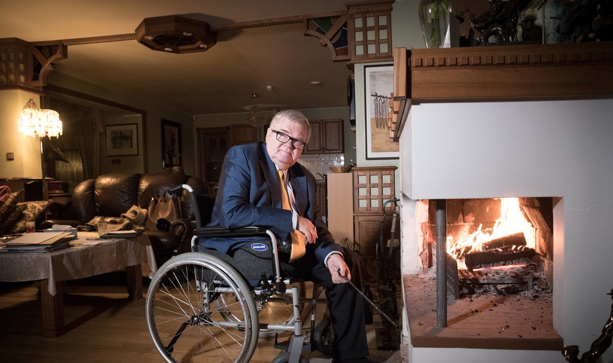 Edgar Savisaar Hundisilmal