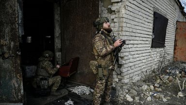 ВИДЕО | По данным НАТО, РФ потеряла под Бахмутом в пять раз больше военных, чем Украина. Смотрите, насколько разрушен город