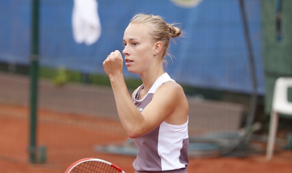 Elena Malõgina võitis kulla ka naisüksikmängus.