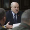 Lukašenka teatas, et põdes koroonaviiruse omikrontüve läbi püstijalu