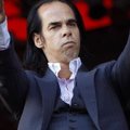 Nick Cave lükkas alasti kuldkuju püstitamise edasi