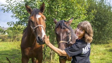 EESTI NAISE 2021 TOP | Kati kolis koos hobustega konteinerisse: minu talud on tõusnud osmikutest väepaikadeks