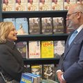 Какое совпадение! Президент Алар Карис встретил Хиллари Клинтон в книжном магазине