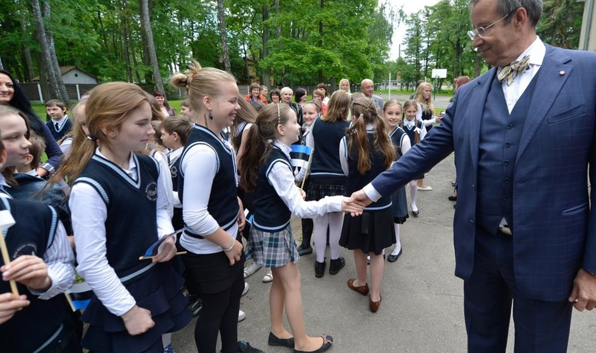 FOTOD: President Ilves kutsus Riia Eesti kooli õpilasi Eestissegi õppima -  Delfi