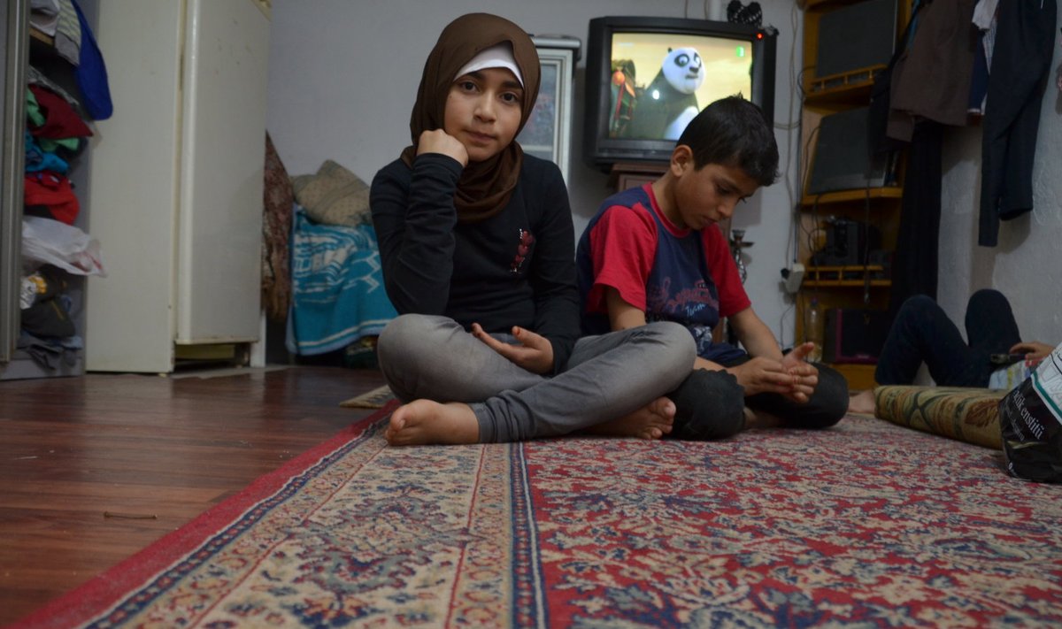Süüriast pärit perekond jagab seitsmekesi kitsast keldrikorterit
