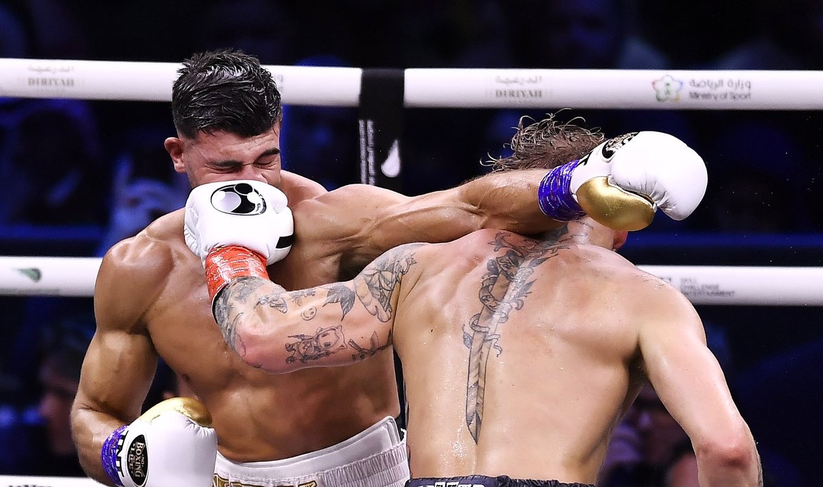 Tommy Fury (vasakul) alistas Jake Pauli.