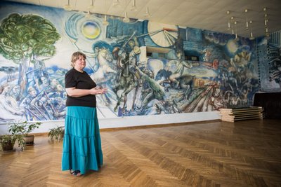 Andrus Kasemaa Mahtra sõja motiiviga maali saatus kütab kirgi, kuna kolhoosiaegne keskusehoone, kus ta asub, on lammutamisohus. Margit Õkva leiab, et kogukonnale oleks väärikas see seinapannoo, mille tellis omaaegne Vilde kolhoos, säilitada kui monument kolhoosiaegsele ehituspärandile, aga ka selle autorile ja restaureerijale, keda kumbagi enam elavate hulgas pole.