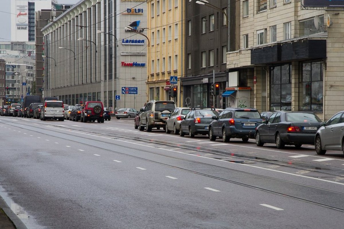 FOTOD ja VIDEOD: Transpordiamet: liiklus on rahulik, ilmselt sõidavad  inimesed rohkem ühistranspordiga - Delfi