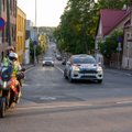 DELFI VIDEO RALLY ESTONIALT | Mootorratta eskordil on linnaliikluses üks ülesanne: hoida rallimehi ohjes