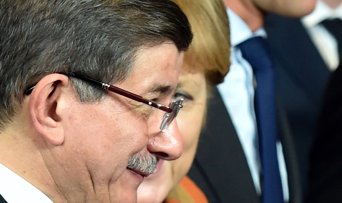 Ahmet Davutoğlu, Angela Merkel