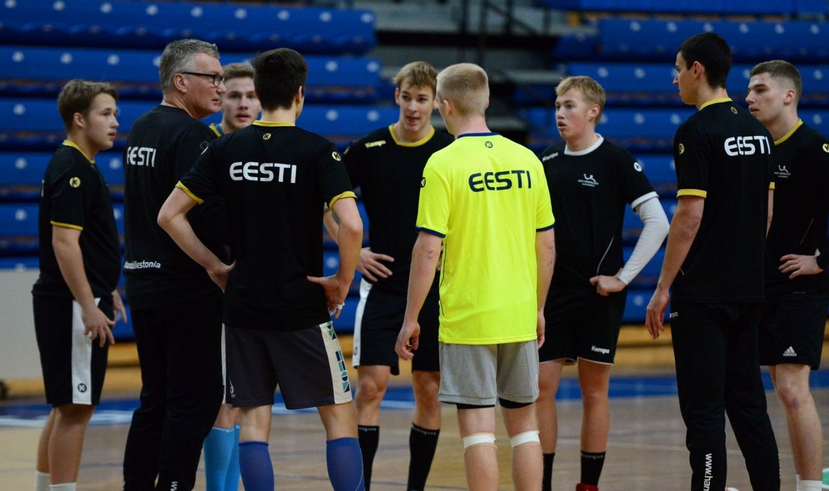 Noored Eesti koondise kandidaadid said nelja päeva jooksul väärtuslikke õpetussõnu peatreener Thomas Sivertssonilt.