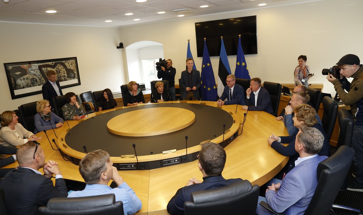 Narva linnavolikogulased vestlevad peaministriga