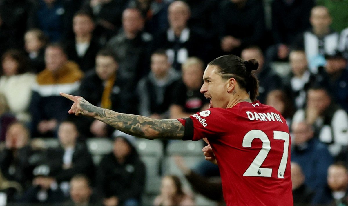 Darwin Nunez lõi Premier League's hooaja kuuenda värava, kuid pidi õlavigastuse tõttu kohtumise siiski enneaegselt pooleli jätma.