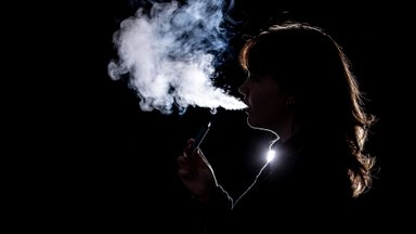 Keskkonnaminister toetab ideed e-sigaretid keelata. „Ühekordsed tooted on keskkonna mõttes vale valik“