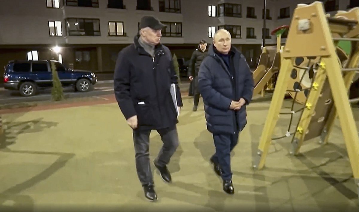 Президент России Владимир Путин посетил Мариуполь