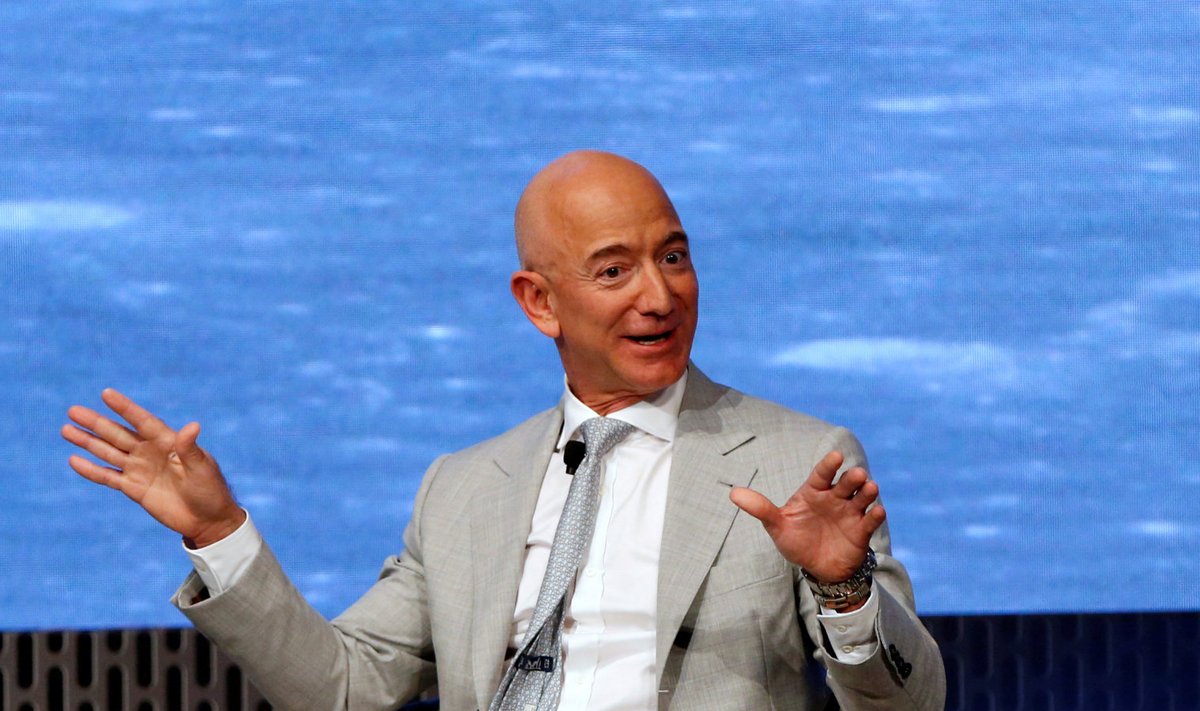 Bezos pole siin heategevusest kuulutamas, pilt on tehtud teisel üritusel mullu hiliskevadel. Aga umbes sellist elevust võiks ta rõõmsast uudisest kuulutades näidata. (Foto: REUTERS)