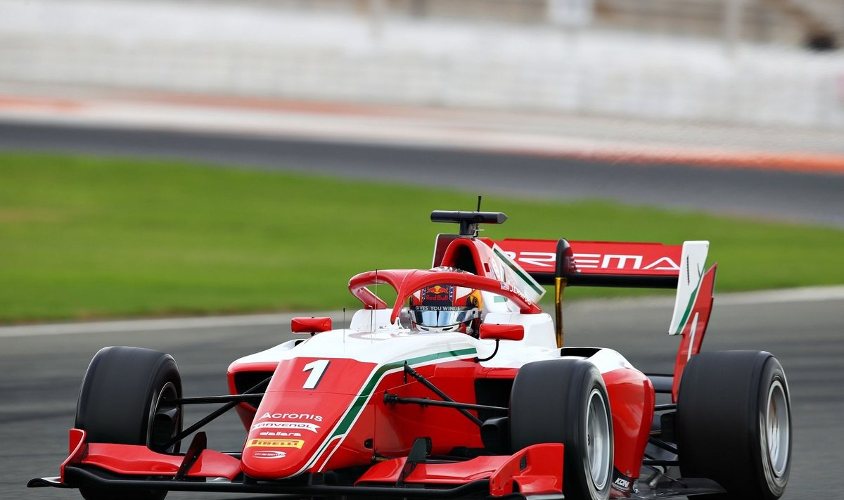 Aroni tiimikaaslane Jack Crawford Prema F3 auto roolis.