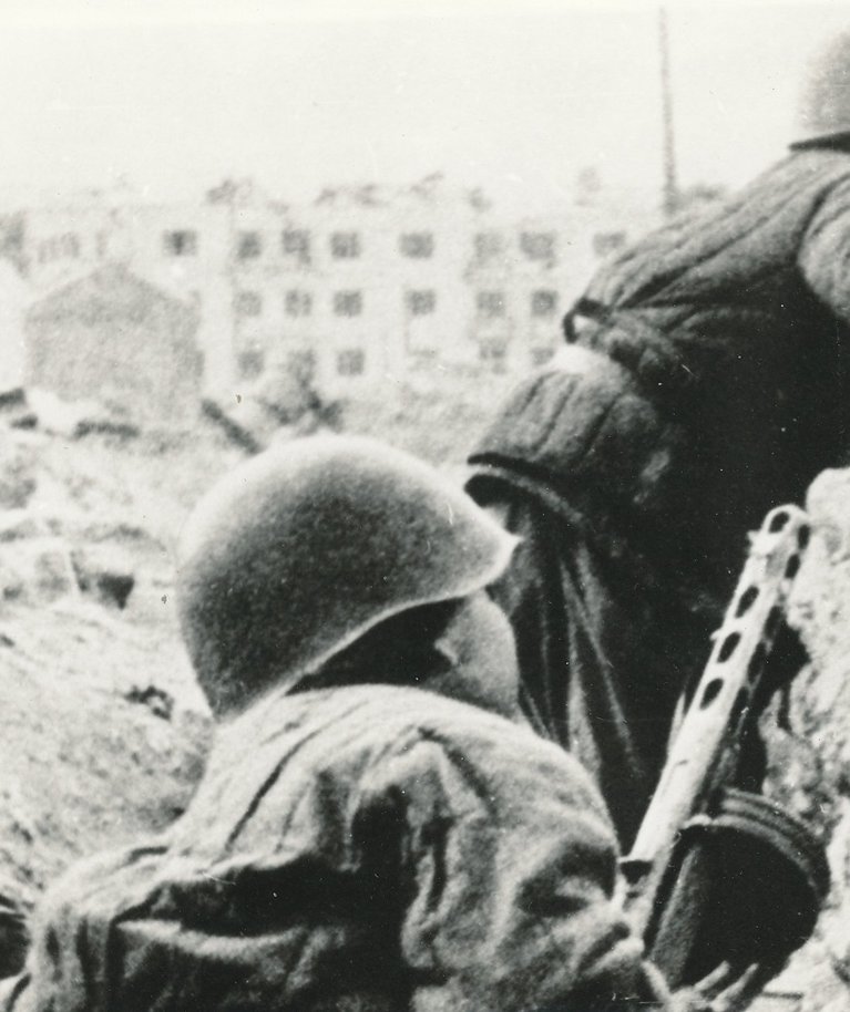 Lahing kaevikus. Foto tehtud 1942. aastal Stalingradis.