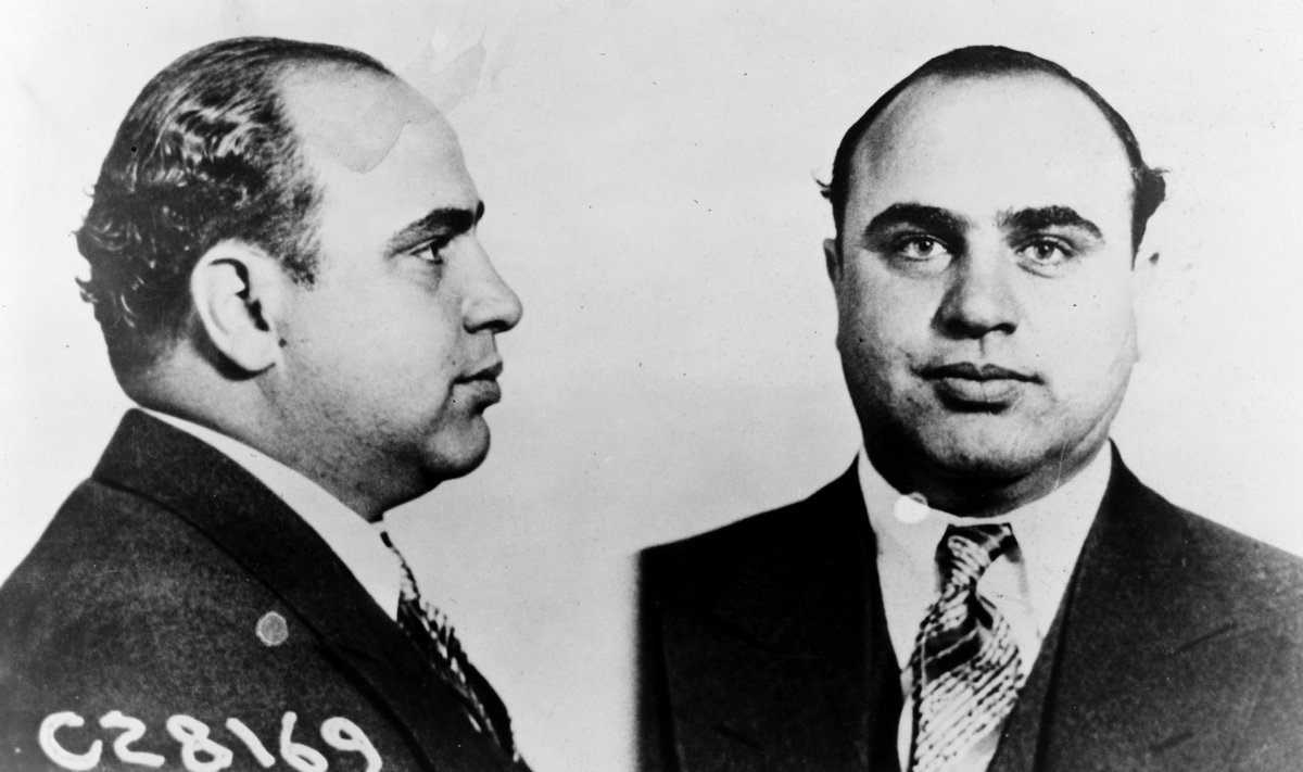 Al Capone Chicago politsei fotol pärast arreteerimsit 1931. 