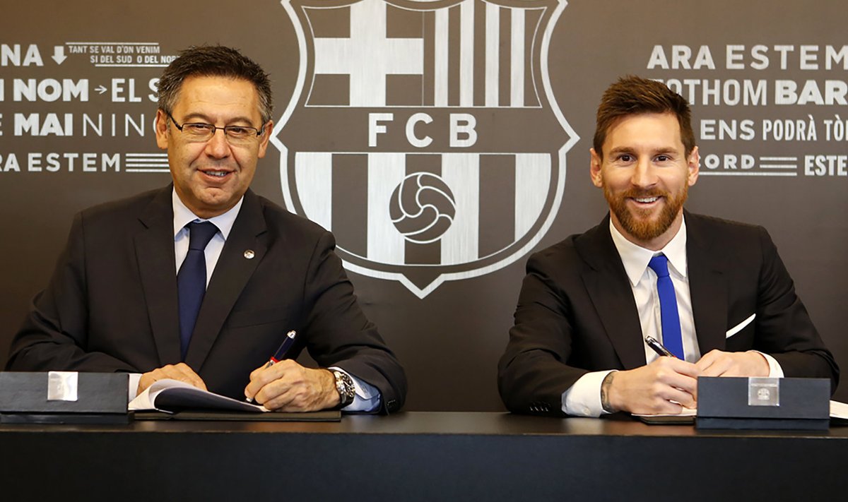 Josep Maria Bartomeu ja Lionel Messi 2017. aastal rõõmsalt mängumehe uut lepingut sõlmimas. Vahepeal on aga palju vett merre voolanud.