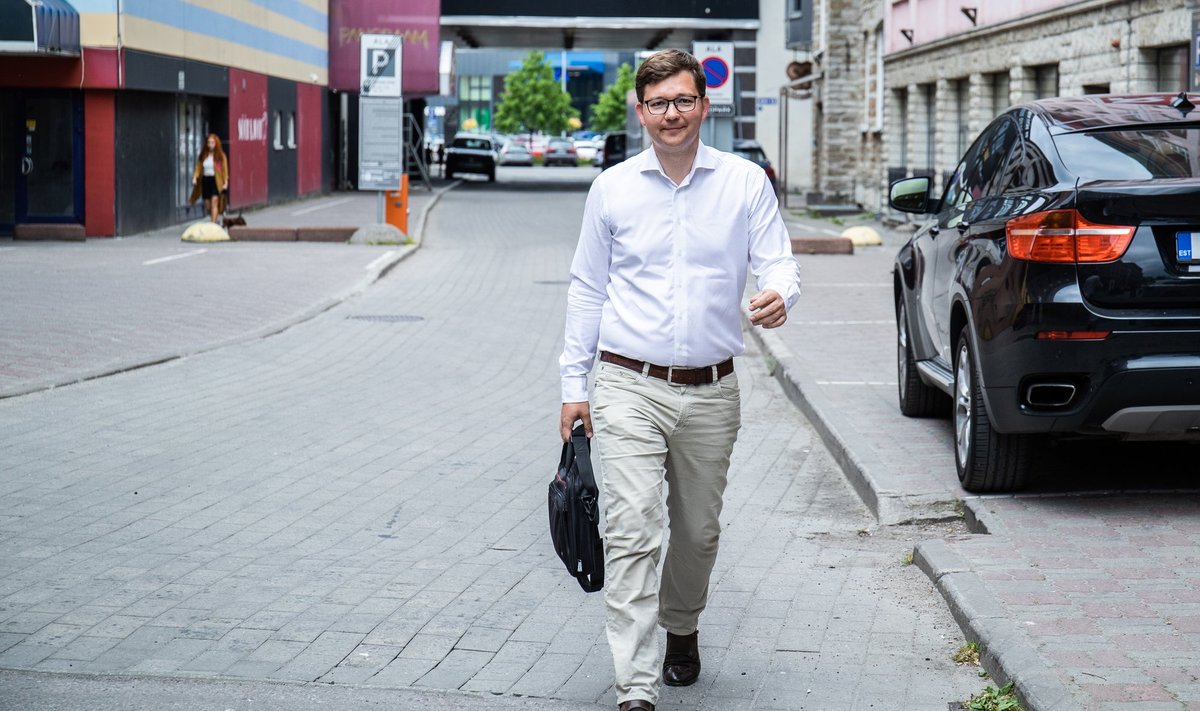 VÕIB VARSTI BUSSI JUHTIDA: Tallinna abilinnapea Andrei Novikov.