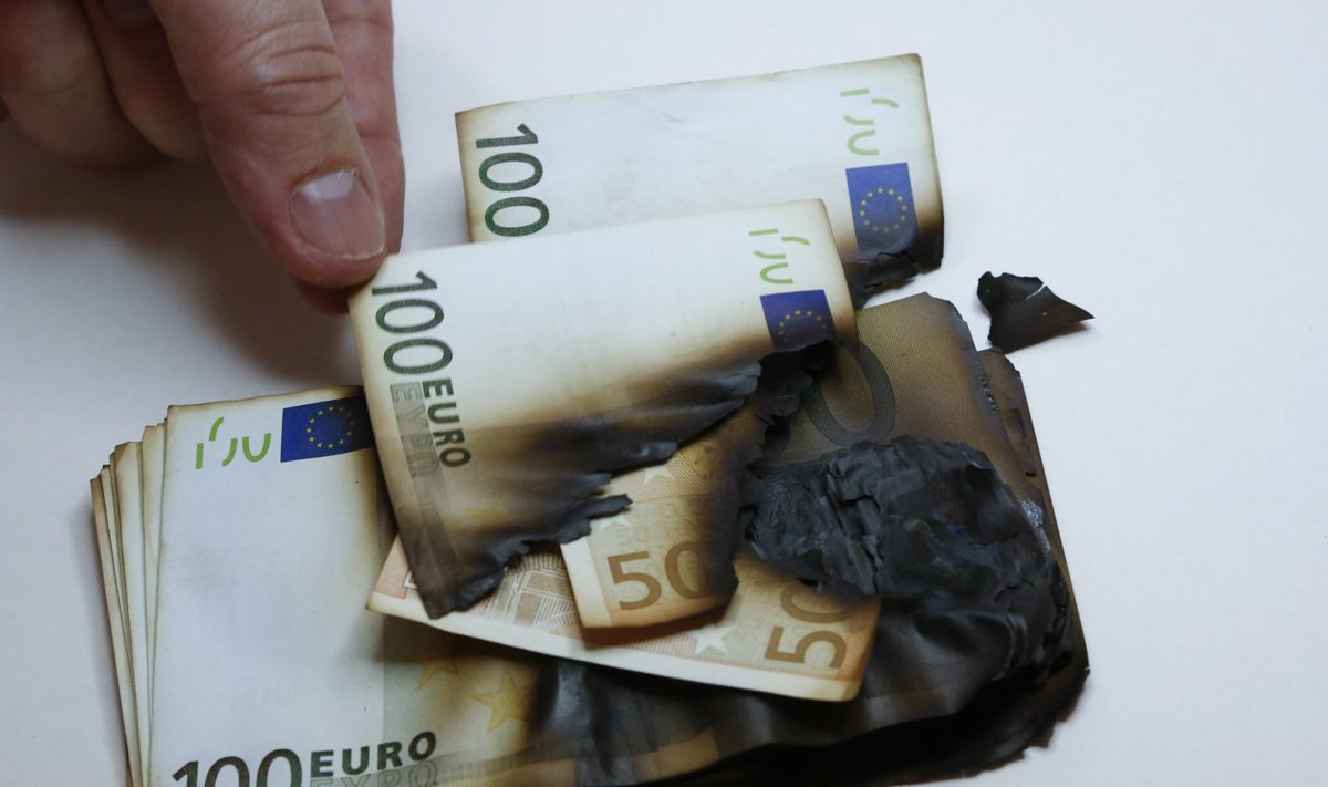 osaliselt põlenud 100-eurosed