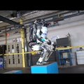 VIDEO | Heihopp! Boston Dynamicsi robot Atlas õppis selgeks tagurpidisalto