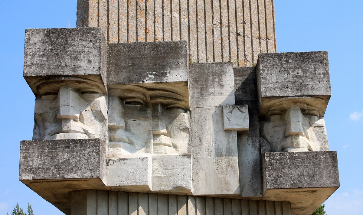 Kasvõi sellesama Tehumardi monumendi osas on kohalikud arvamusel, et las ta olla.