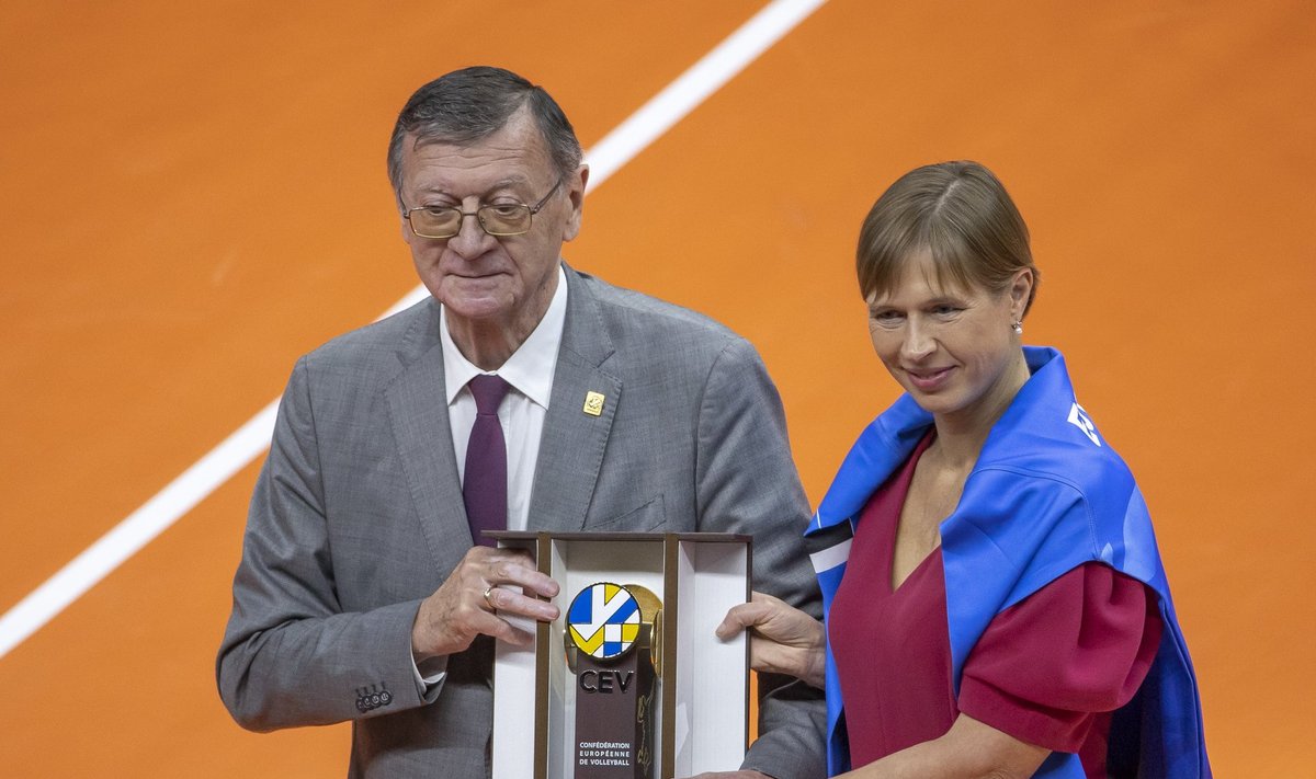 Euroopa võrkpalliliidu president Aleksandar Boričić ja president Kersti Kaljulaid EM-i avamisel Tallinnas