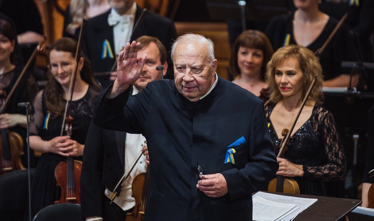 MAESTRO Neeme Järvi andis oma 85. sünnipäeva puhul kontserdi Estonia kontserdisaalis. 