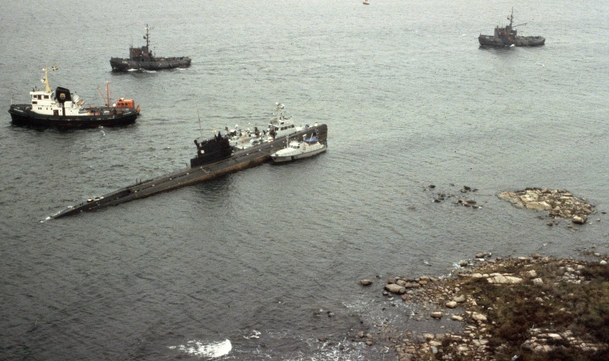 Paldiski sadamast järjekordsele patrullreidile Läänemerel suundunud NSV Liidu diiselallveelaev pardanumbriga U-137 sõitis Rootsis Karlskrona lähistel madalikule. 